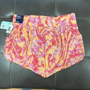 Women’s high rise stride short